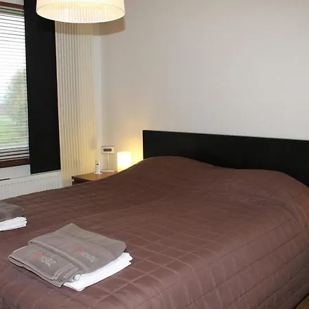 Spacious For 4 With Sauna شقة *