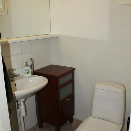 アパート Spacious For 4 With Sauna カーリナ